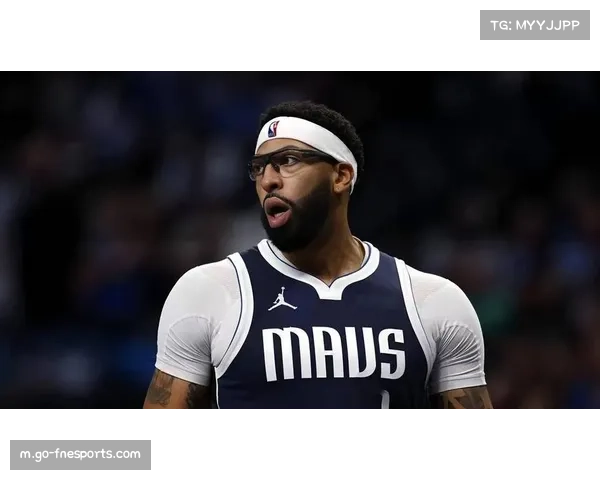 马刺第三节单节净胜12分 防守强度提升迫使快船失误